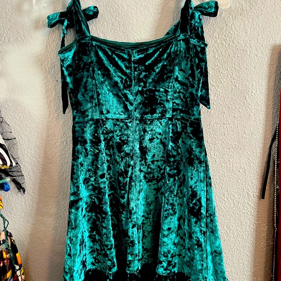 Dolls Kill Widow Emerald Velvet Dress - Picture 2 of 4